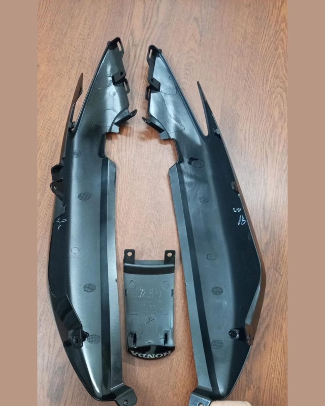 Back Panel Complete Honda Unicorn, COWL SET, L.RR*TYPE1*, 77270KSP810ZA, SETILLUST.RR CENT COWL NH-B05, 77280KSPA70ZA, CCWL SET.R.RR*TYPE1* 77260KSPB10ZA image