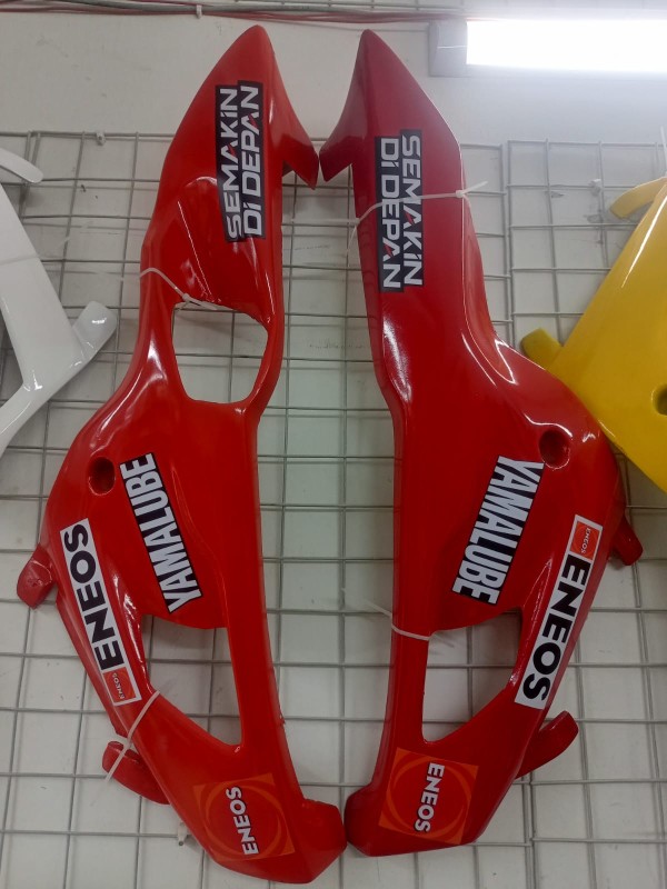 R15 v3 Under Belly Pan (Silver/ Black/ Yellow / Red) image