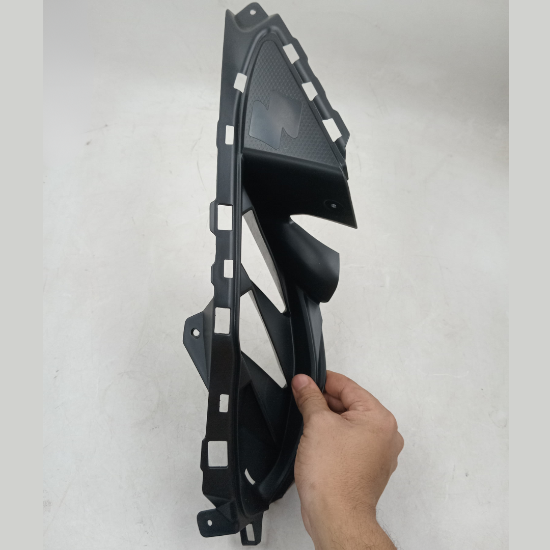 7/8 Part GSXR 150 Indo, COWLING, SIDE MIDDLE RH 94432-23K00-000, COWLING, SIDE MIDDLE LH 94442-23K00-000 image