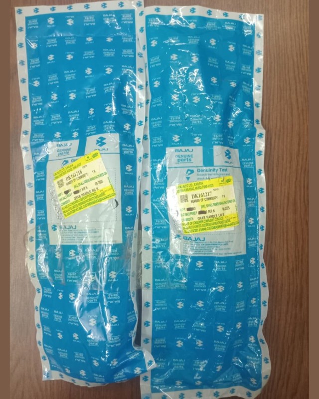 Stock Grabrail Pulsar 150 Double Disc, GRAB HANDLE RH B, LH B, DK161218, DK161217 image