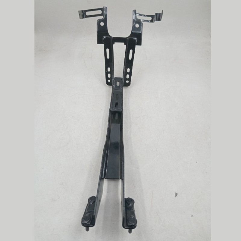 Rear Fender Clamp / Clum MT 15 V1 Indian, REAR STAY COMP. B9D-F1640-00 image