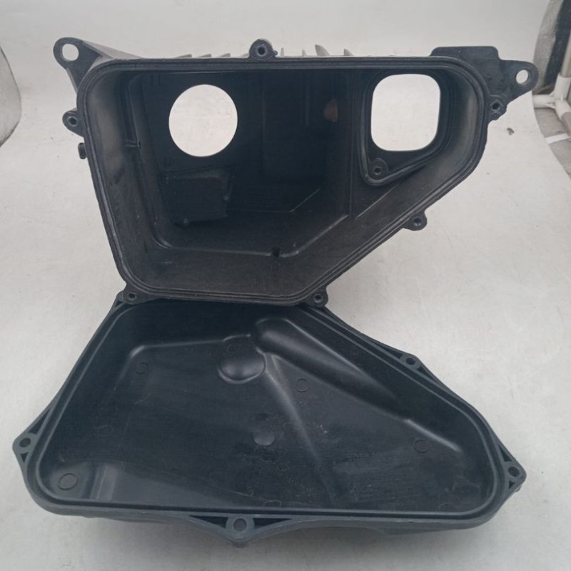 Air Filter Box Hero hunk CASE SUB ASSY.AIR/C 17225KVN900S image