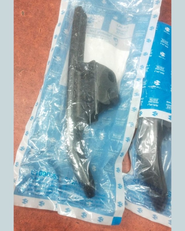 Stock Grabrail Pulsar 150 Double Disc, GRAB HANDLE RH B, LH B, DK161218, DK161217 image