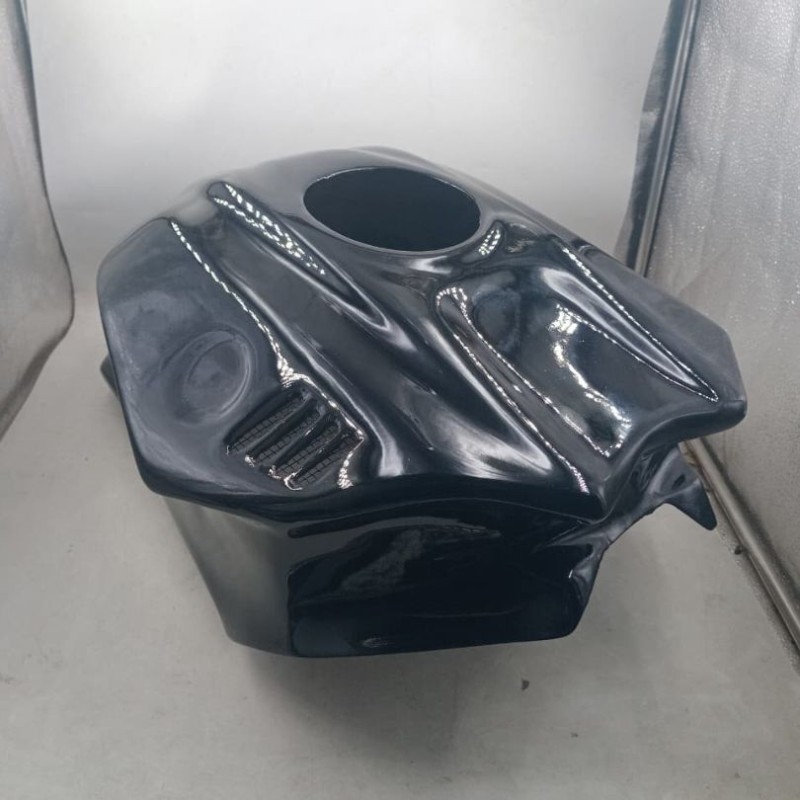 R15 v4 / R15 M Tank cover condom tank image