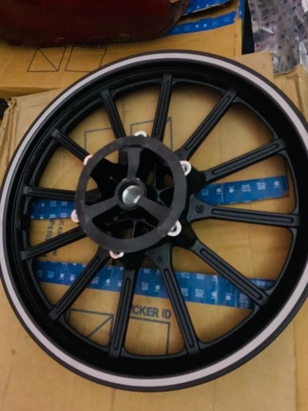 Bajaj Avenger 150 allow Rim image