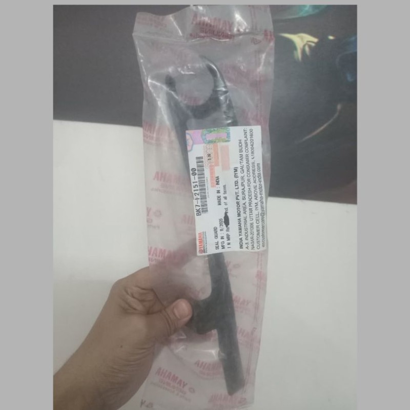 Chain Under Rubber R15 V3 Indian SEAL GUARD BK7-F2151-00 image