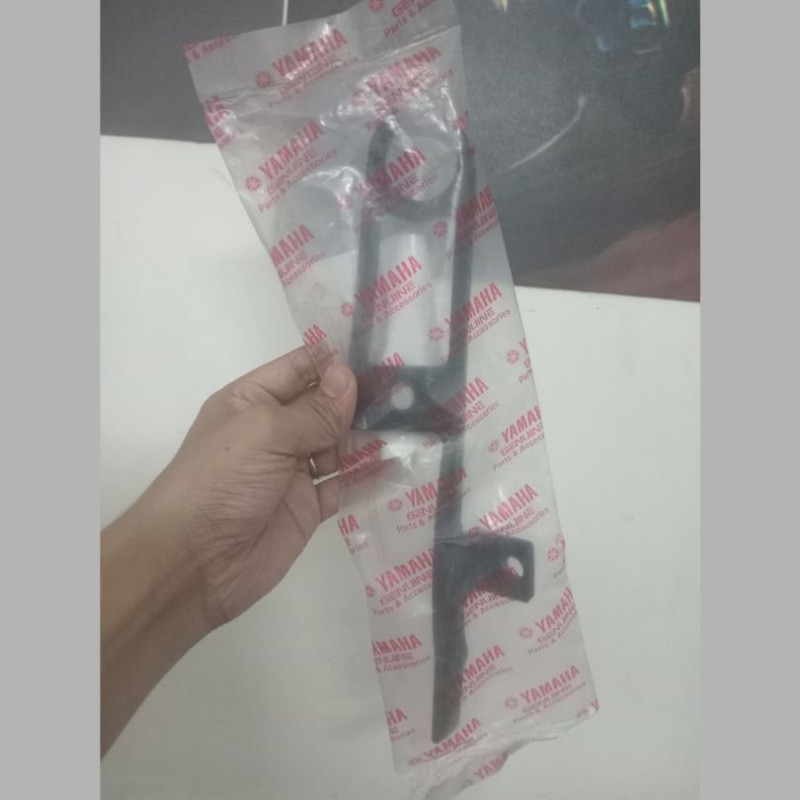 Chain Under Rubber R15 V3 Indian SEAL GUARD BK7-F2151-00 image