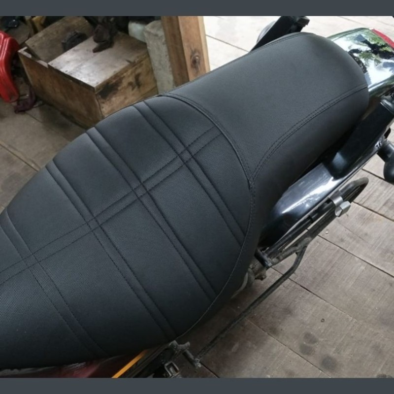 Customized Seat Cover For Bajaj Avenger image