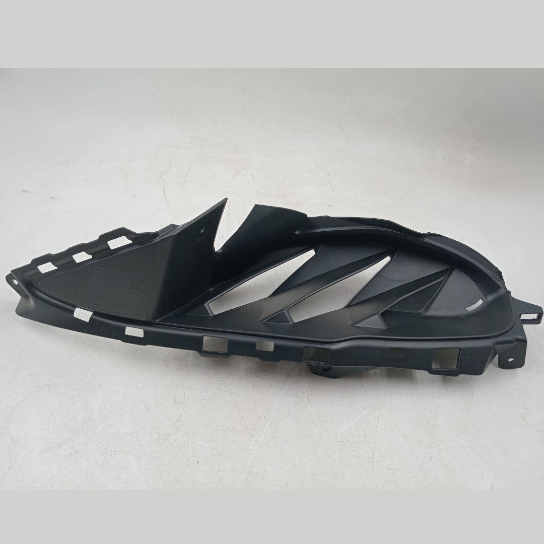 7/8 Part GSXR 150 Indo, COWLING, SIDE MIDDLE RH 94432-23K00-000, COWLING, SIDE MIDDLE LH 94442-23K00-000 image