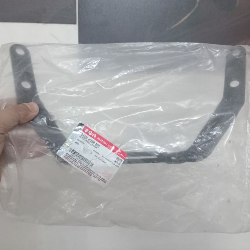 Front Number Plate Stand Gixxer SF New Model, PLATE FRONT LICENSE 94591-41K00-000 image