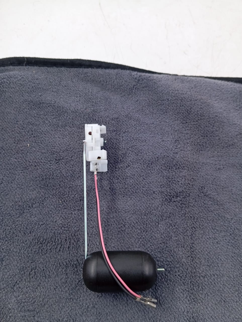 Fuel Pump Sensor FZS V3 BS6, SENDER UNIT ASSY. FUEL METER B9P-H5752-00 image