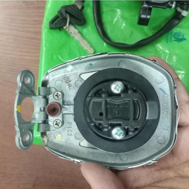 Full Lock Set (2 Wire) Discover 125 CC, SET LOCK, JZ232601 image