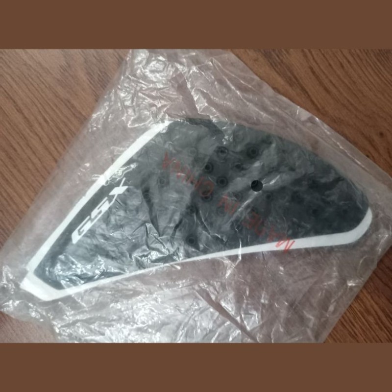 GsxR Side Tank Pad GsxR 150 image