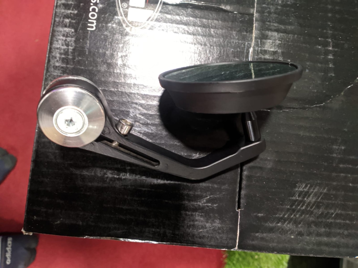 Heavy Handle looking glass image
