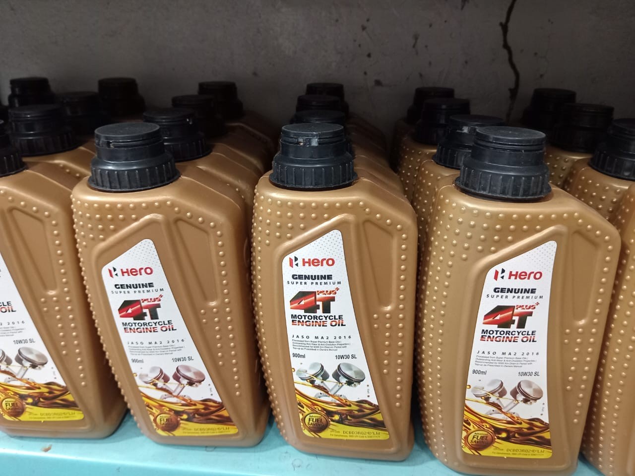 Hero Genuine Super Premium 4T Plus 10w-30 (900ml) image