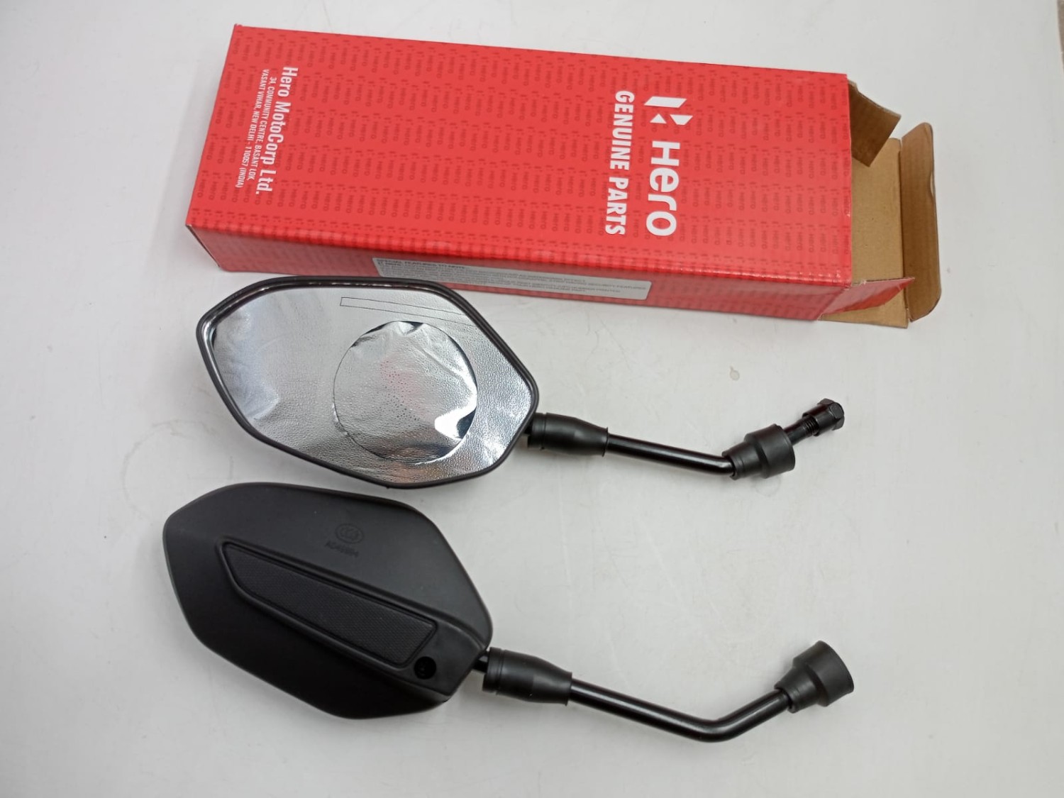 Hero Universal Looking Glass image