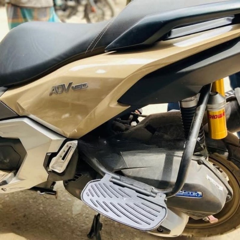 Ladies Footrest Honda ADV 150 image