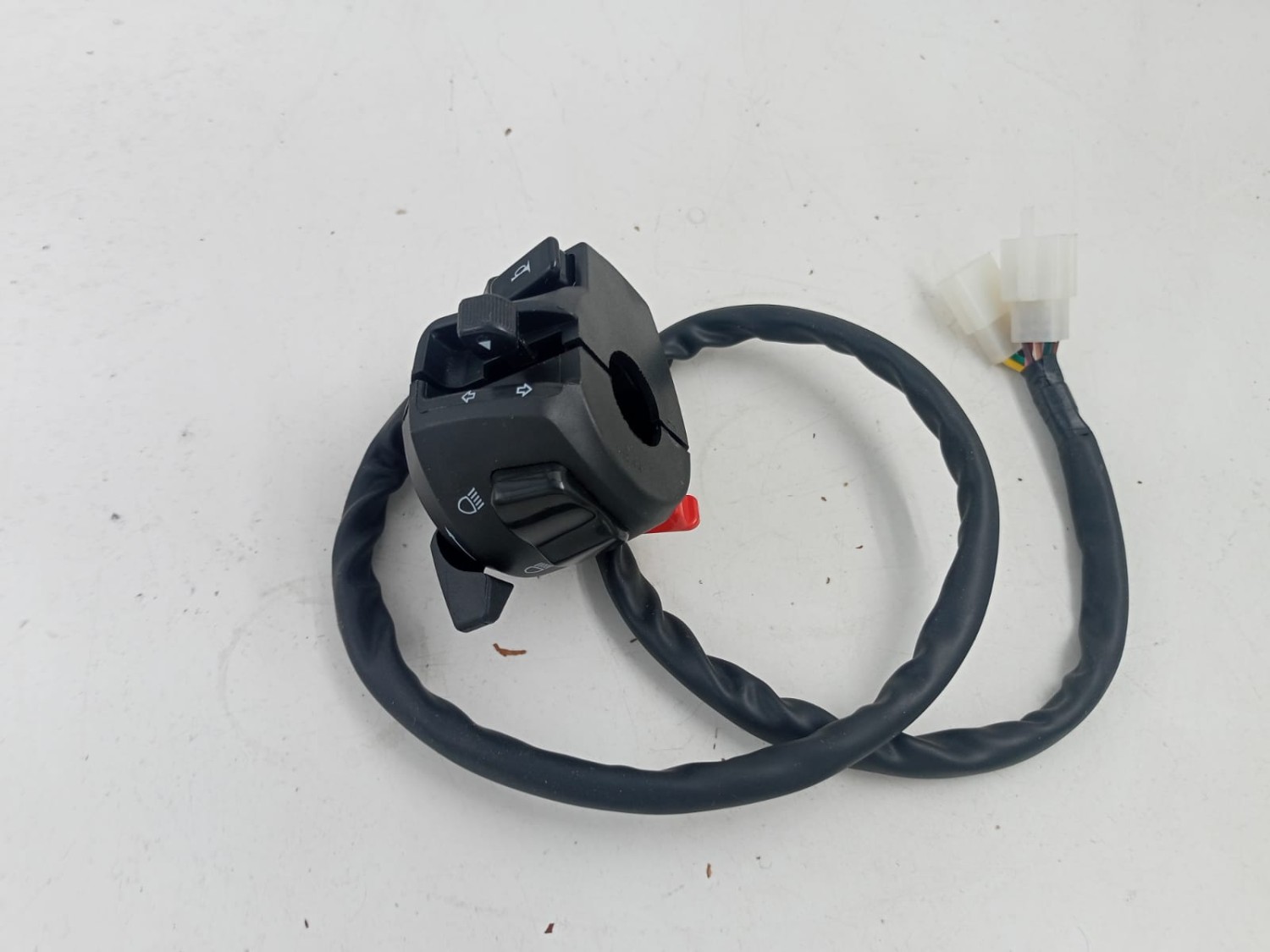 Left Side Switch Chapa FZS V1 image
