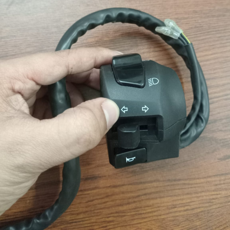 Left Side Switch Chapa Gixxer Naked Carburetor image