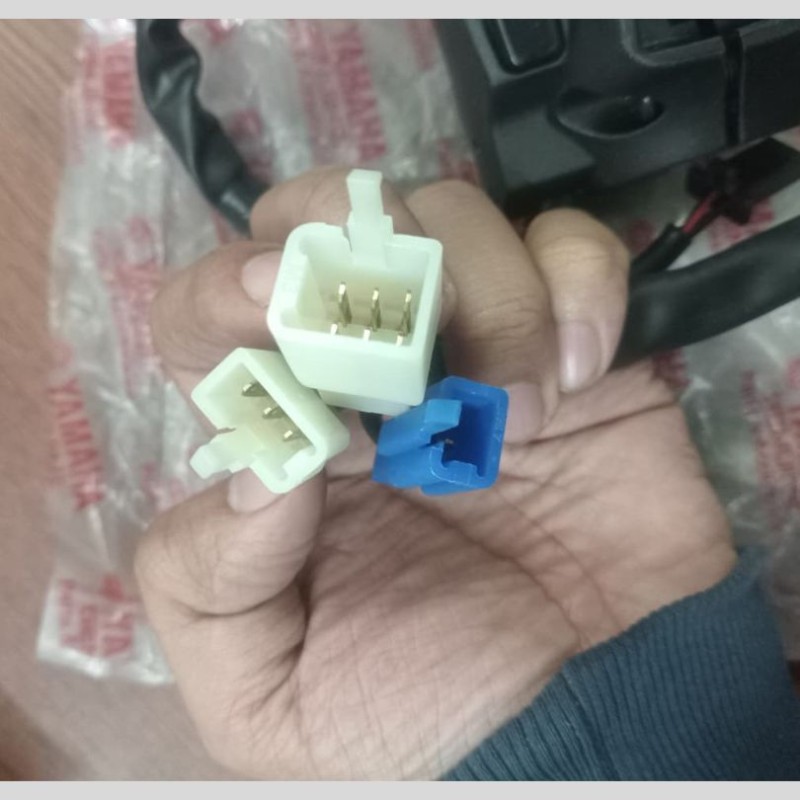 Left Side Switch Chapa R15 V2, SWITCH HANDLE 4 20P-H3972-02 image