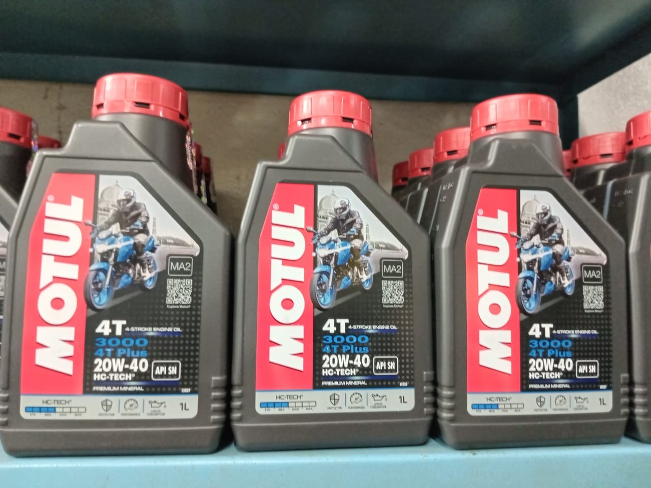 MOTUL 3000 4T PLUS 10W-30 image