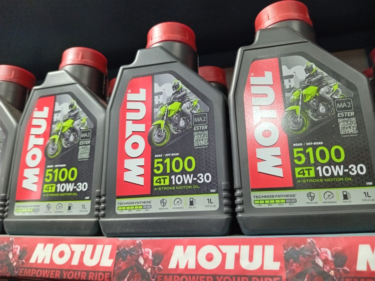 MOTUL 5100 4T 10W30 Technosynthese Engine Oil image