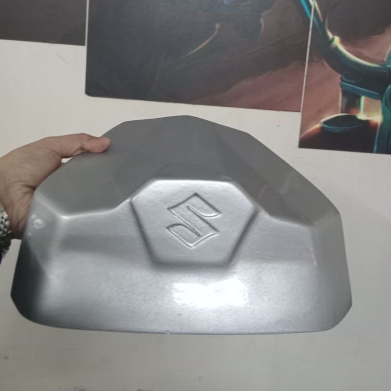 Suzuki Gixxer Fi / Gixxer Sf Fi Seat Cowl image