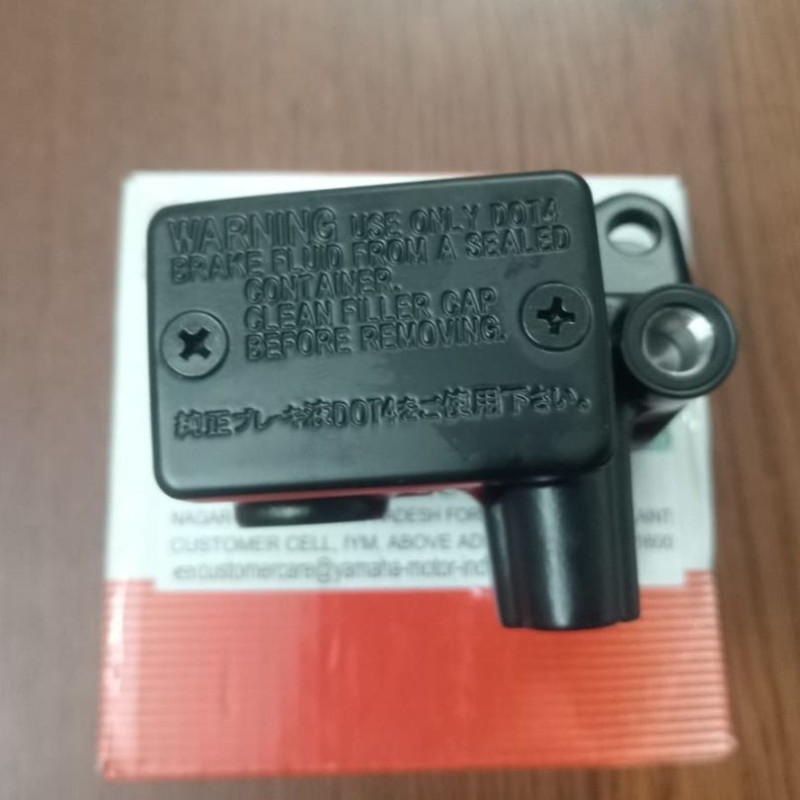 Front Master Cylinder FZS V3 / FZS V3 Deluxe / R15 V3 / R15 V4 BS6 / R15 M BS6 / MT 15, MASTER CYLINDER SU B9E-F580A-00 image
