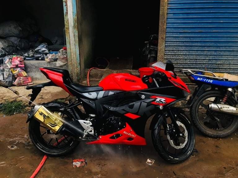 GSX-R/ GSX-S Grab Rail image