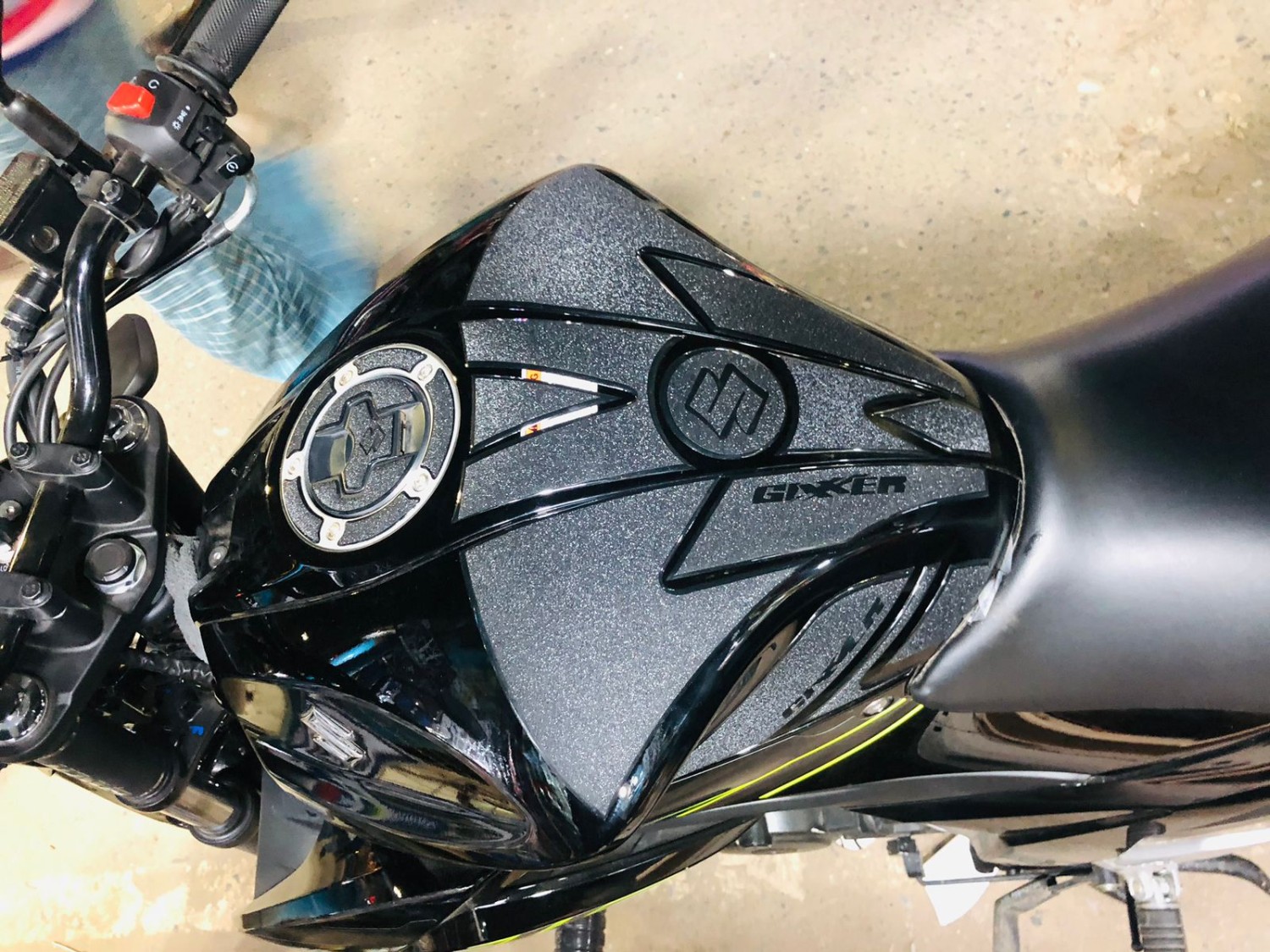 Suzuki Gixxer SF New Premium Tank Pad image