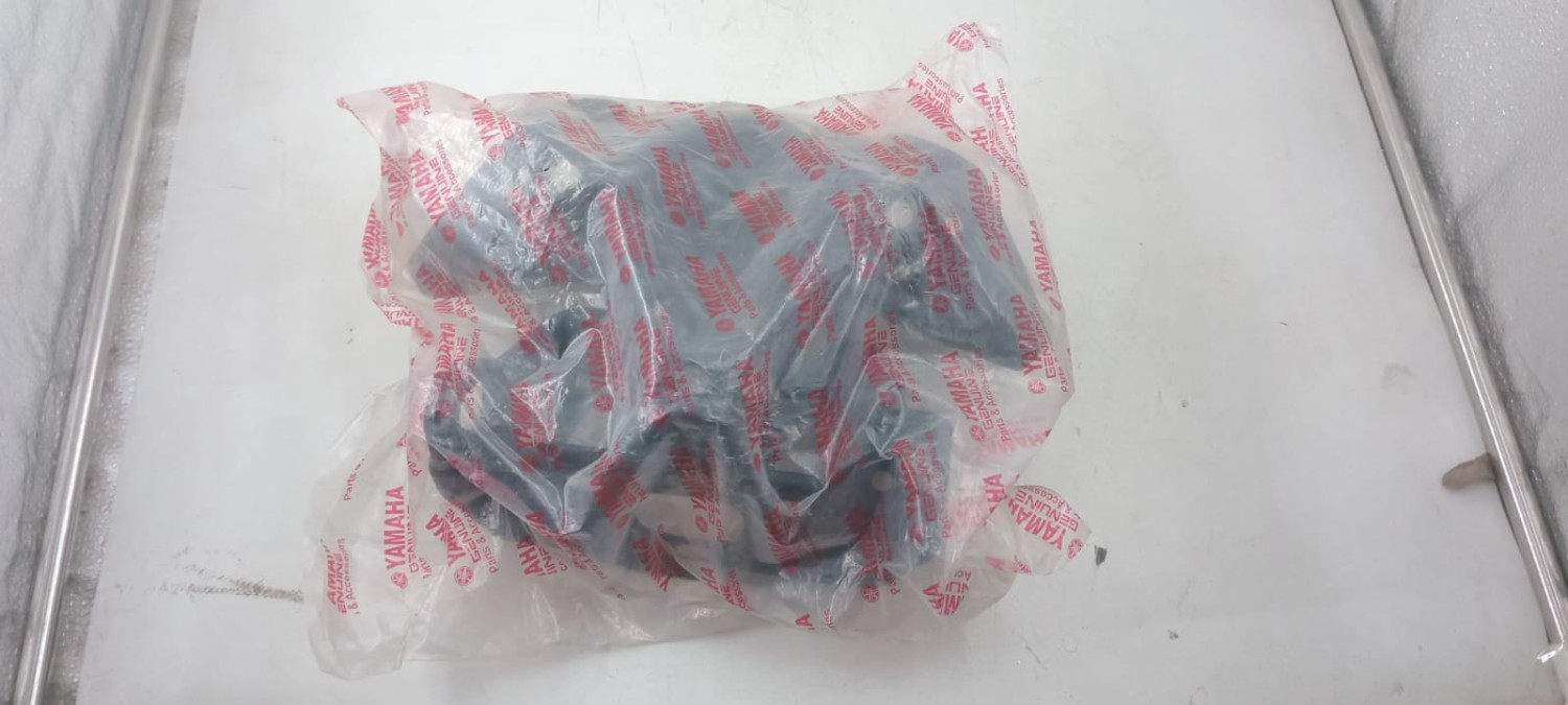 MT 15 Headlight Clum / Clamp Plastic image