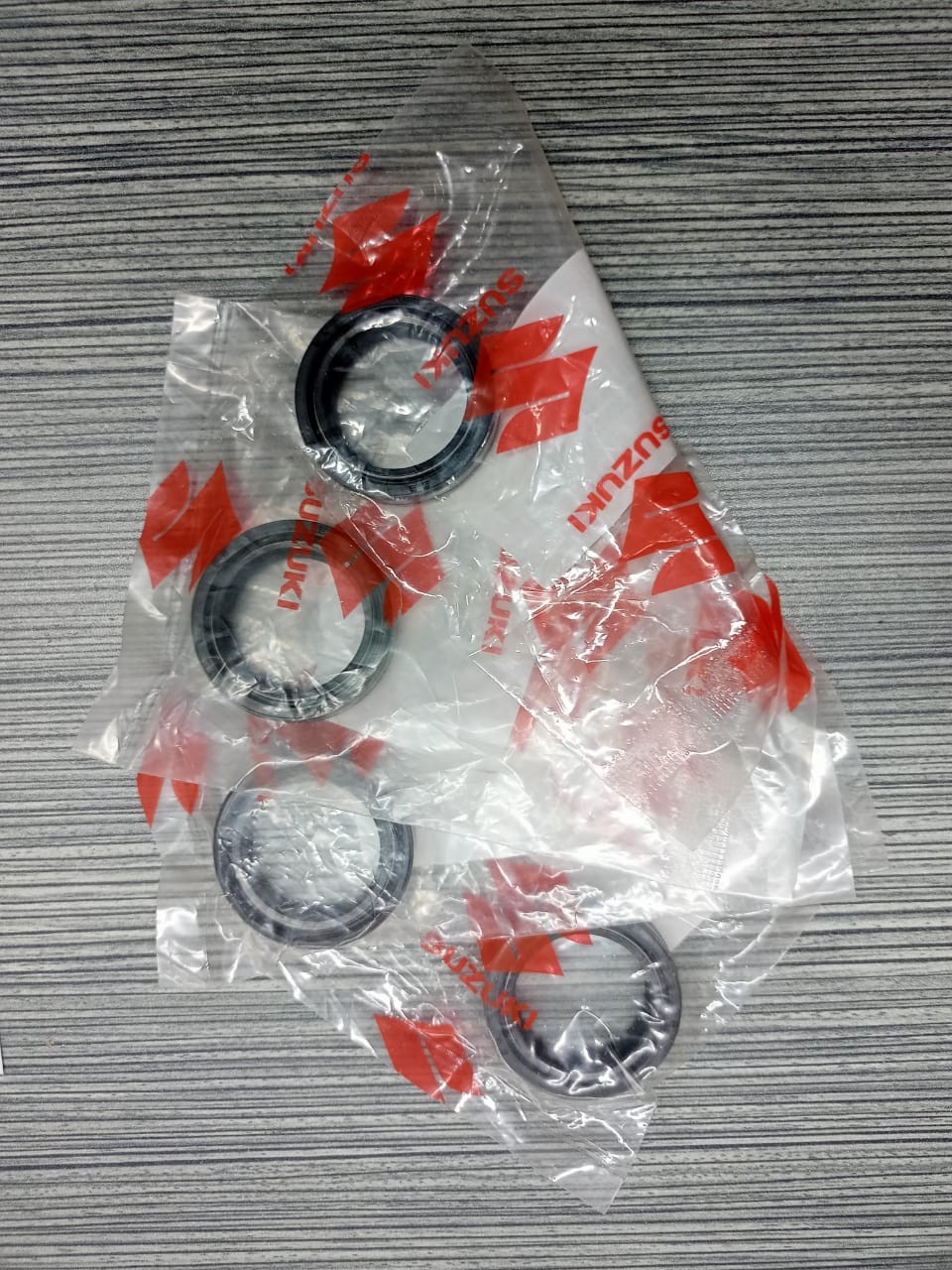 Oil Seal Pair GSXR 150 Indo, OIL SEAL 51153-23K00-000 image