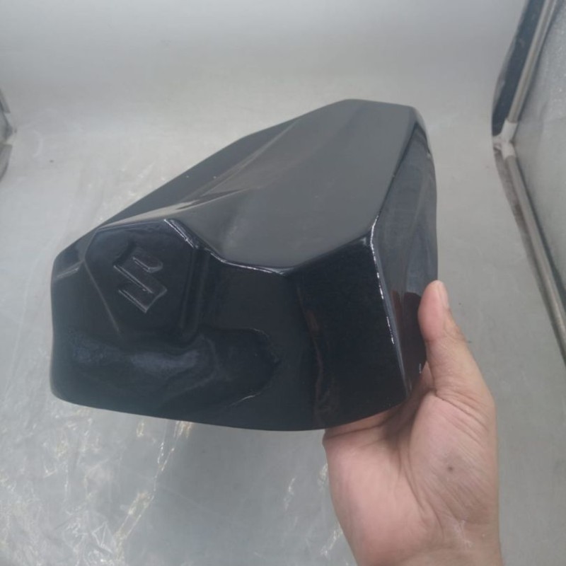 Suzuki Gixxer Fi / Gixxer Sf Fi Seat Cowl image
