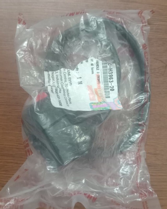 Right Side Switch Chapa R15 V2, SWITCH HANDLE 3 RIGHT, 21C-H3963-20 image