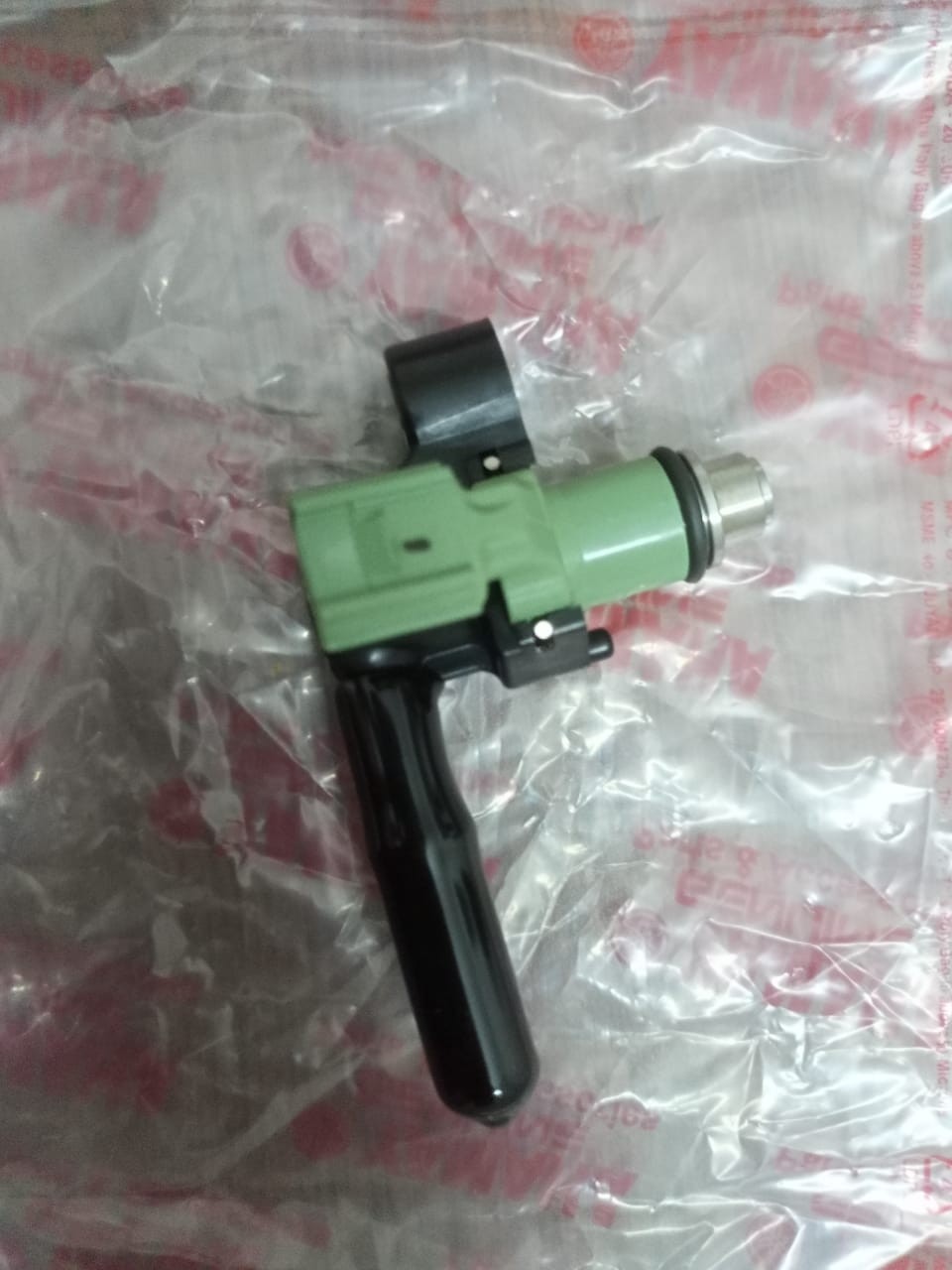 R15 V3 Indian Fuel Injector image