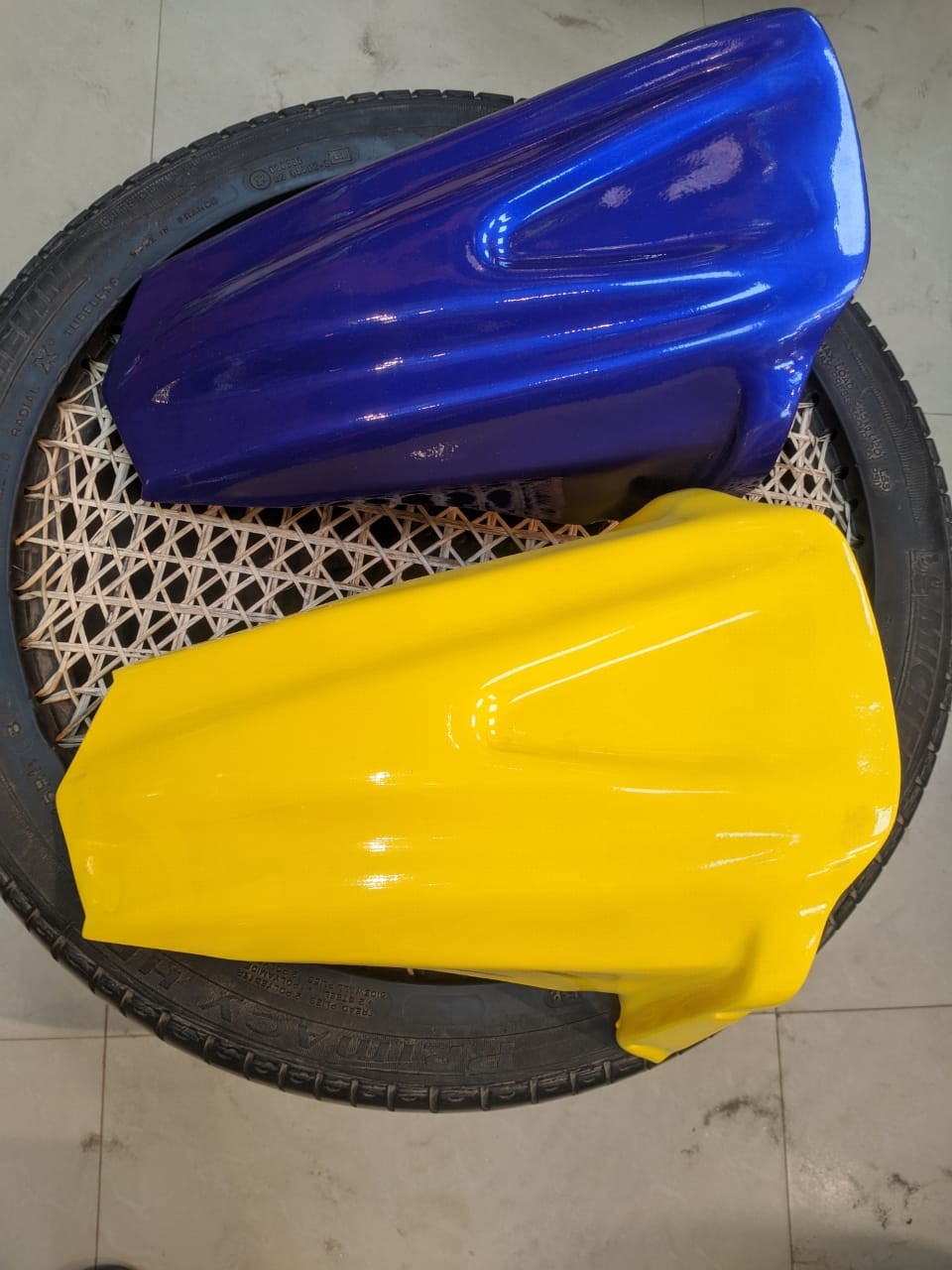 R15 V3 Tire Hugger image