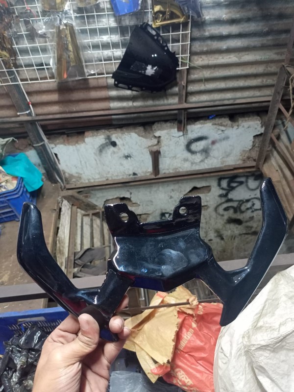 R15 V3 grab rail image