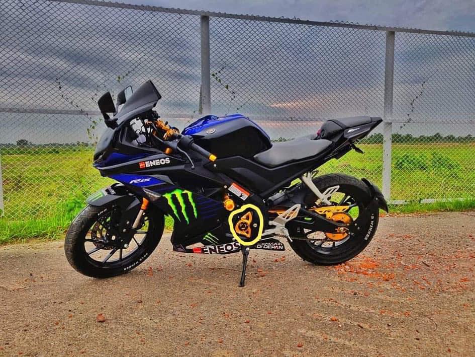 R15 v3 Engine Cover Golden, Red, Blue image