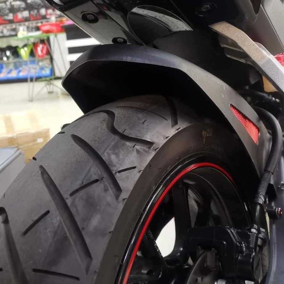 R15 v3 Stylish Tire Guard Hagger image