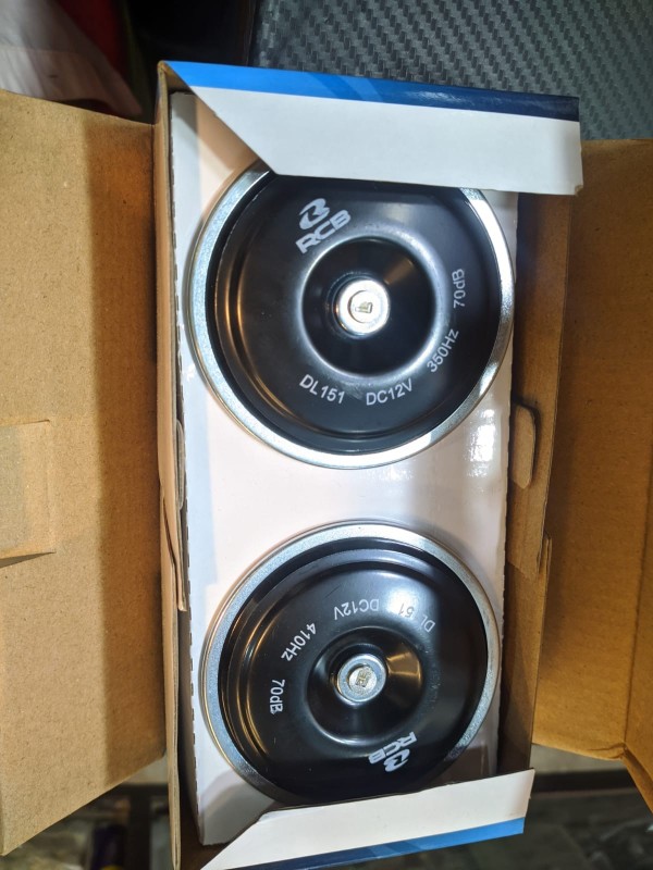 Rcb Pi Pi Horn Replica image