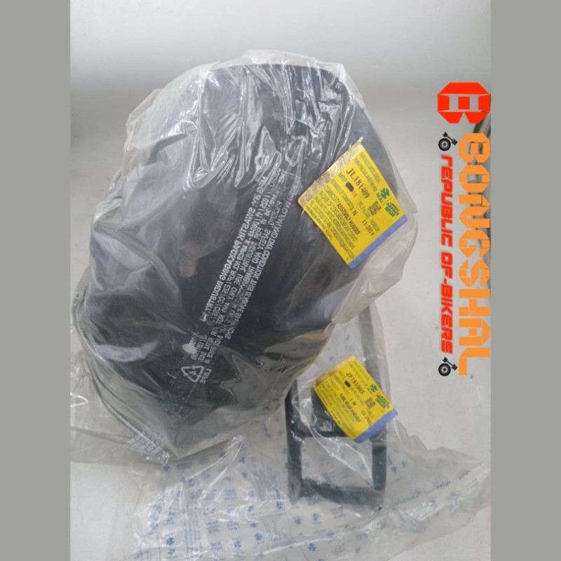 Rear Tire Guard with Clamp Bajaj Pulsar NS 160, ASSEMBL HUGGER JL181409, TUBE REAR HUGGER JF181005 image