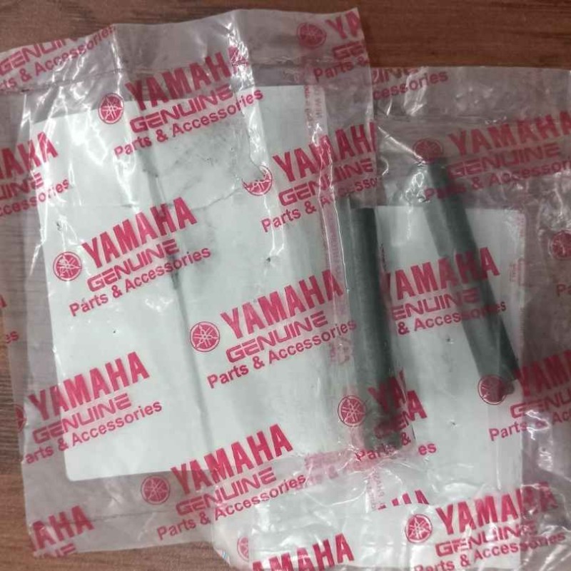 Rocker Pin 2 Piece R15 V2, SHAFT, ROCKER 2 1CK-E2156-00 image