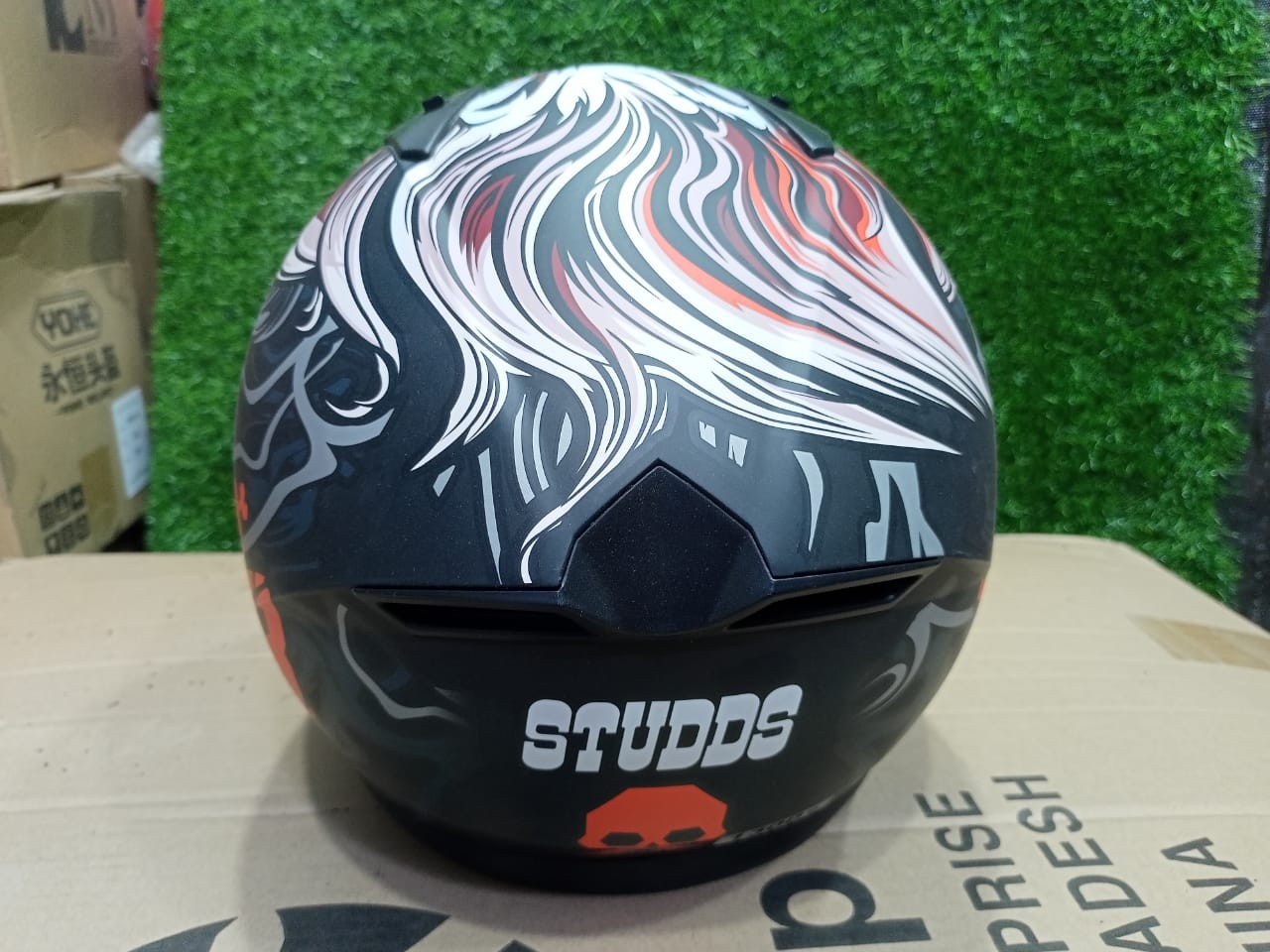 STUDDS Full Face Helmet D9 image