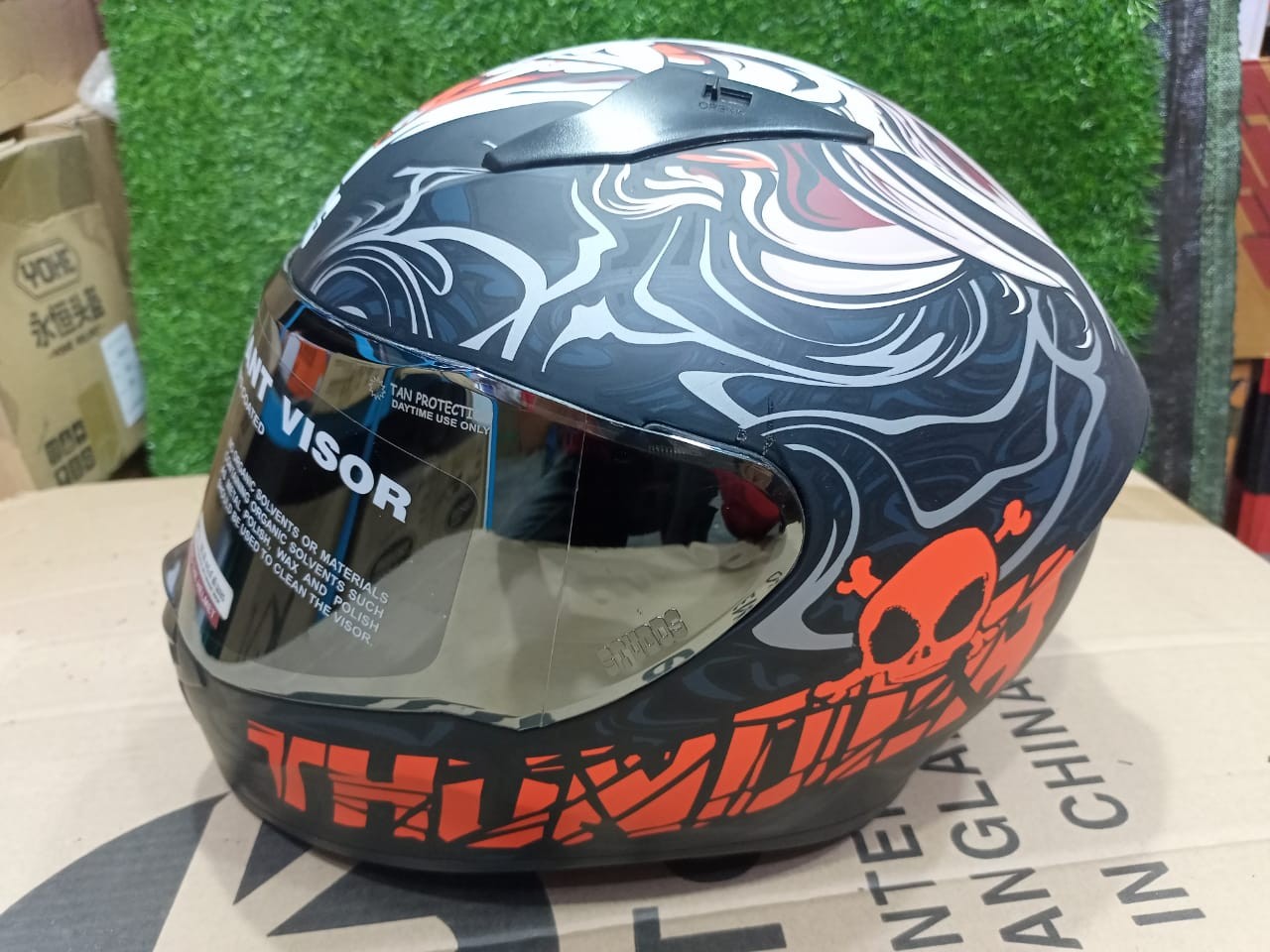 STUDDS Full Face Helmet D9 image