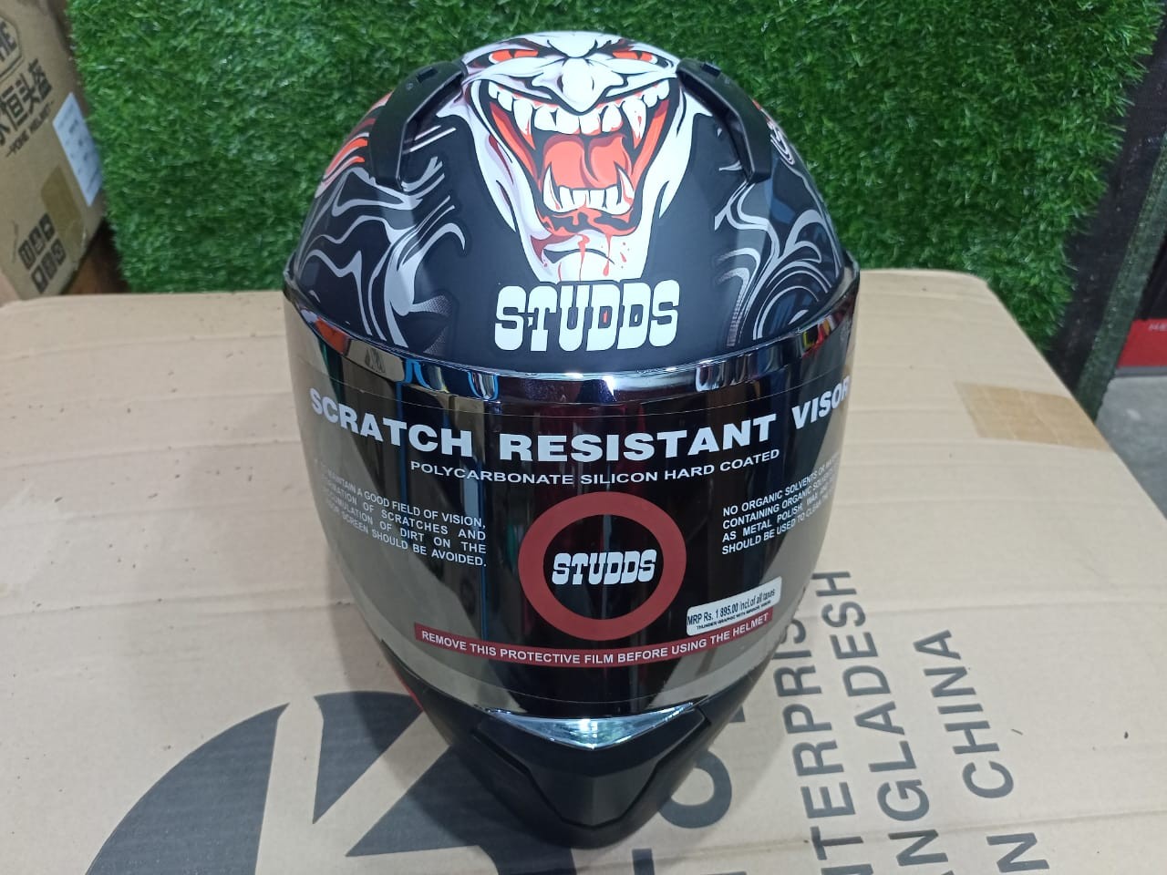 STUDDS Full Face Helmet D9 image