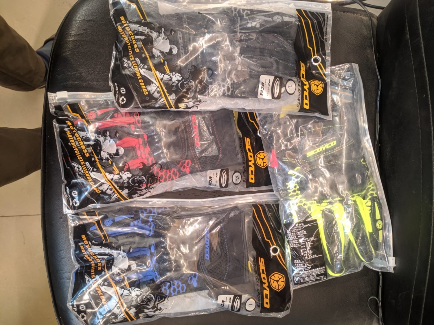 Scoyco Carbon Sporty Gloves image