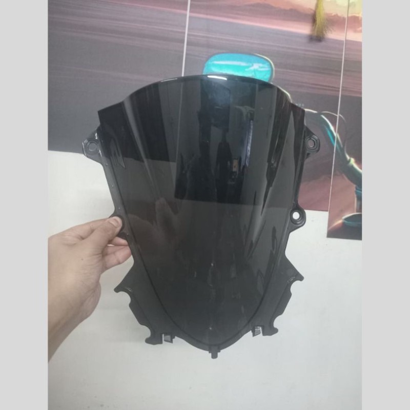 Smoky Visor R Series Windshield for R15 V3 image