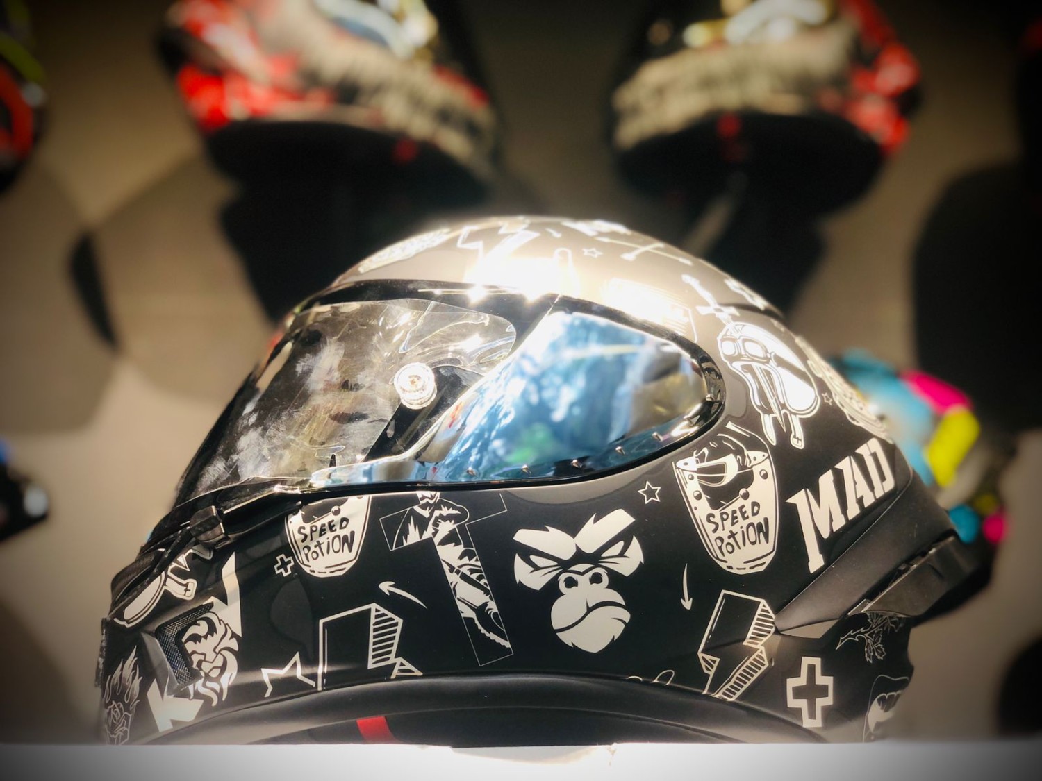 Stealth Mad Man Colorfull Full Face Helmet image