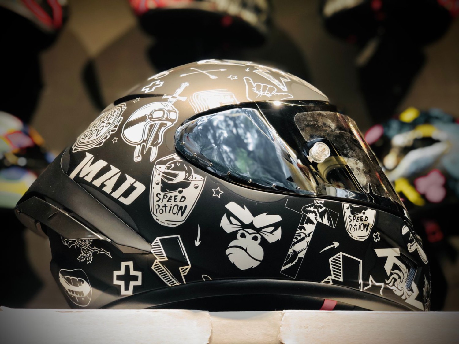 Stealth Mad Man Colorfull Full Face Helmet image
