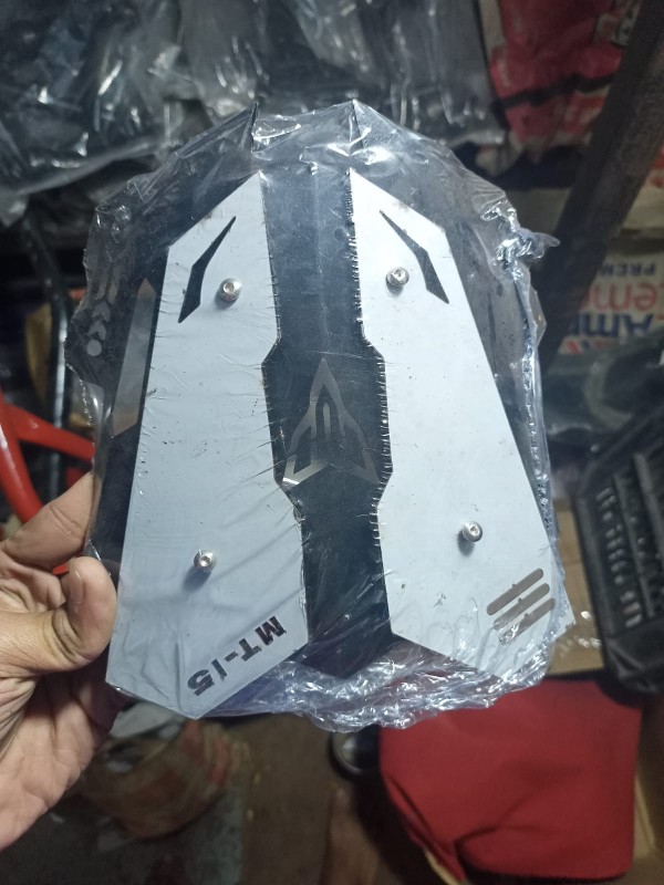 Steel Windshield MT 15 image
